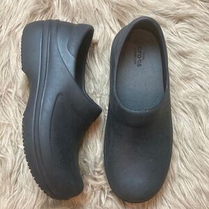 CROCS Neria Pro II Clogs Women’s Black Slip-on Comfort Work Shoes